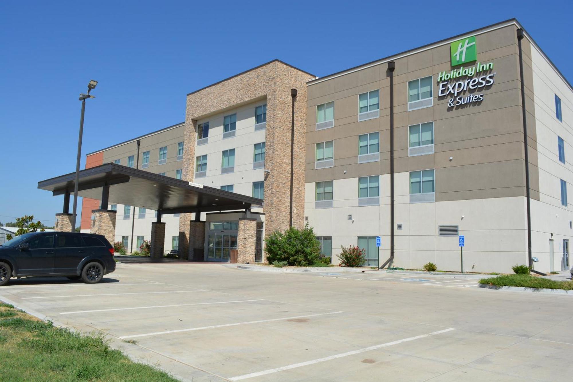 ליברל Holiday Inn Express & Suites מראה חיצוני תמונה