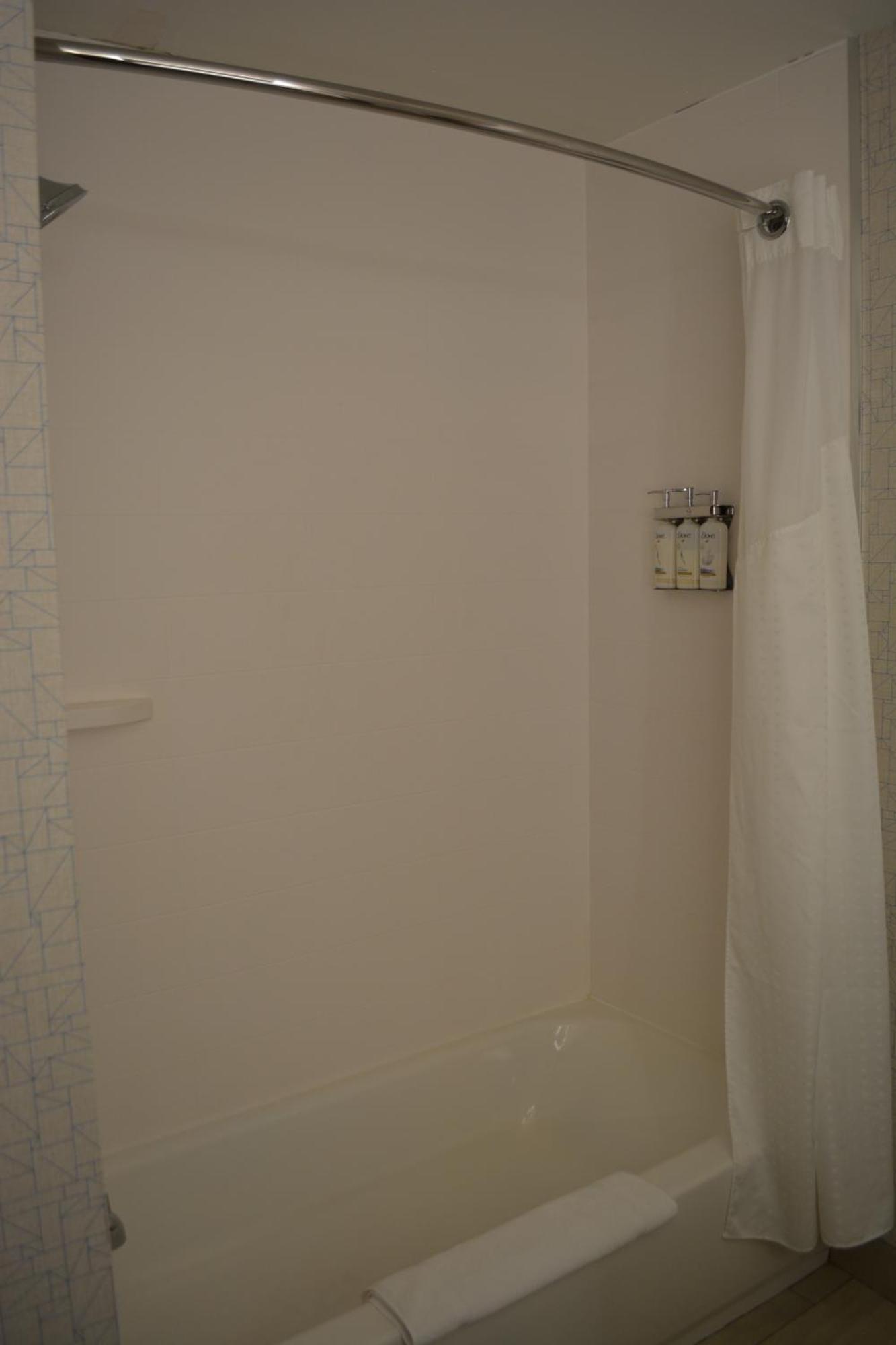 ליברל Holiday Inn Express & Suites מראה חיצוני תמונה